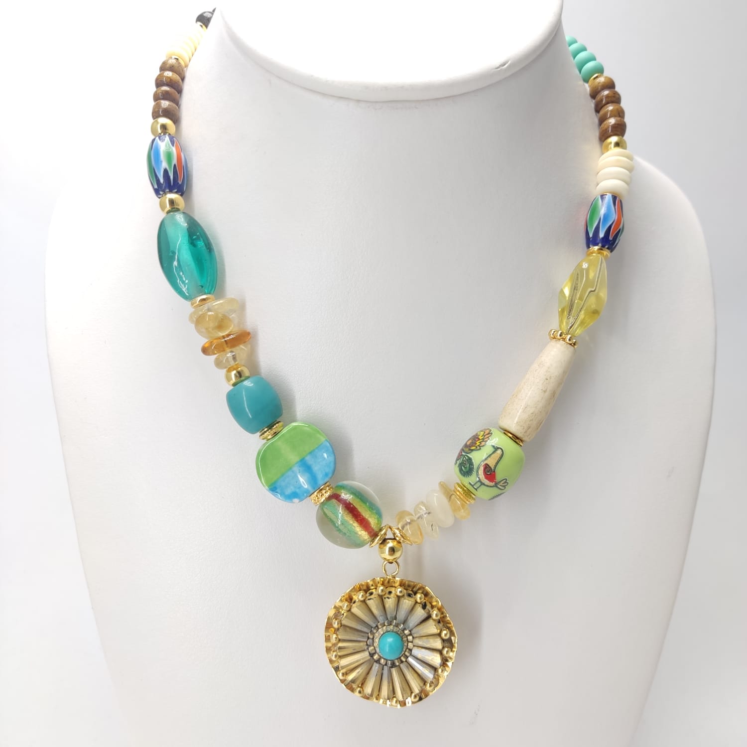 COLLAR TURQUESA CENTRAL